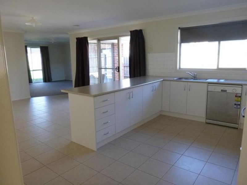 45 Belvedere Drive, Pakenham VIC 3810