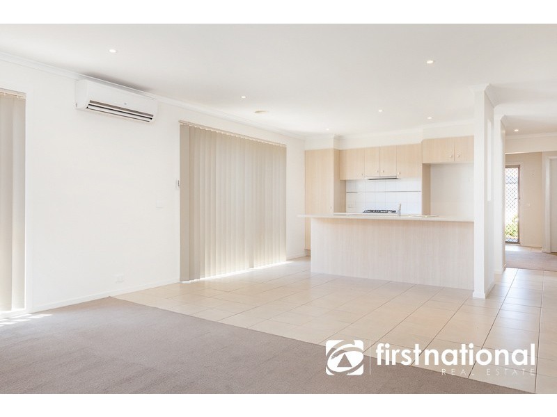 5 Tangelo Terrace, Pakenham VIC 3810