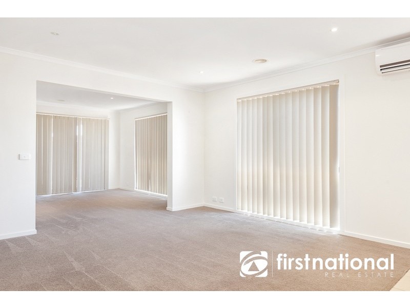 5 Tangelo Terrace, Pakenham VIC 3810