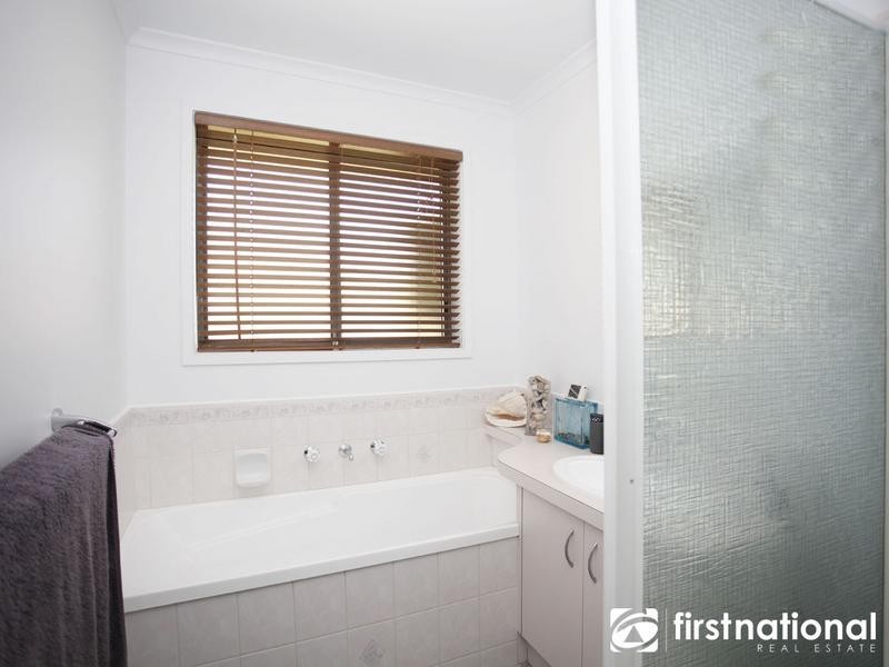 4 Alison Close, Pakenham VIC 3810