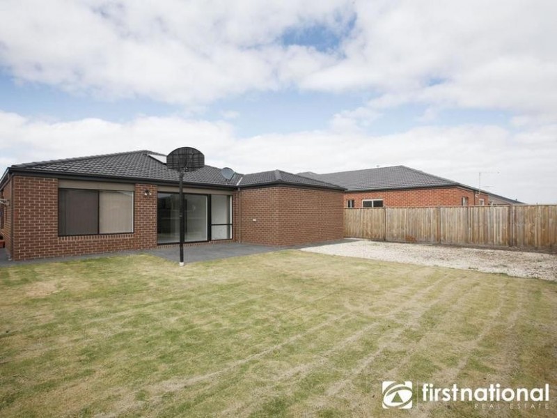23 Vanessa Circuit, Pakenham VIC 3810