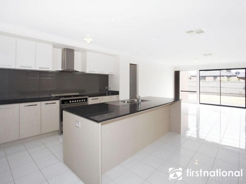 23 Vanessa Circuit, Pakenham VIC 3810
