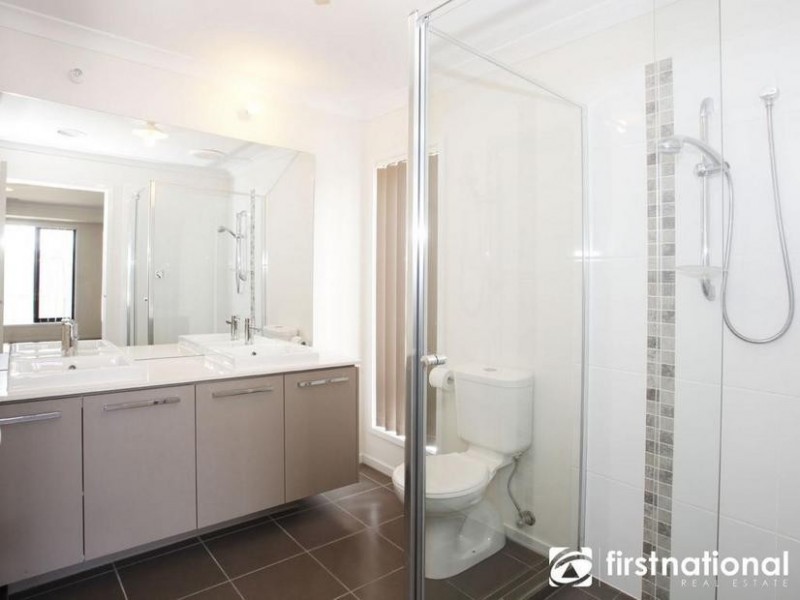 23 Vanessa Circuit, Pakenham VIC 3810