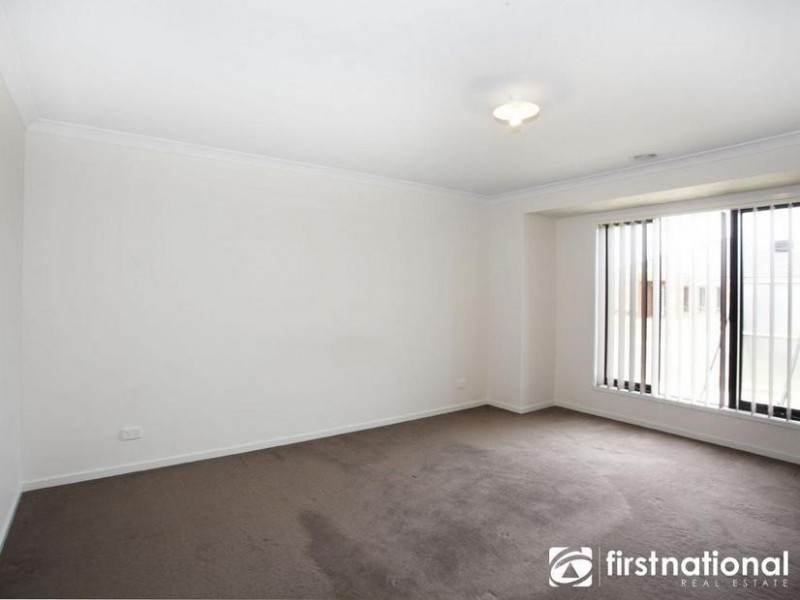 23 Vanessa Circuit, Pakenham VIC 3810