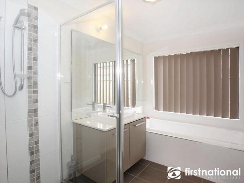 23 Vanessa Circuit, Pakenham VIC 3810