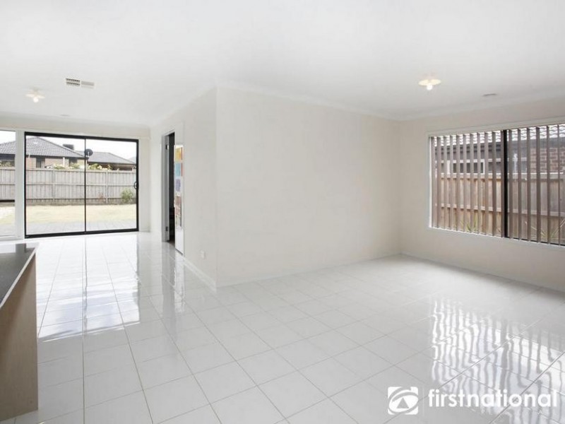 23 Vanessa Circuit, Pakenham VIC 3810