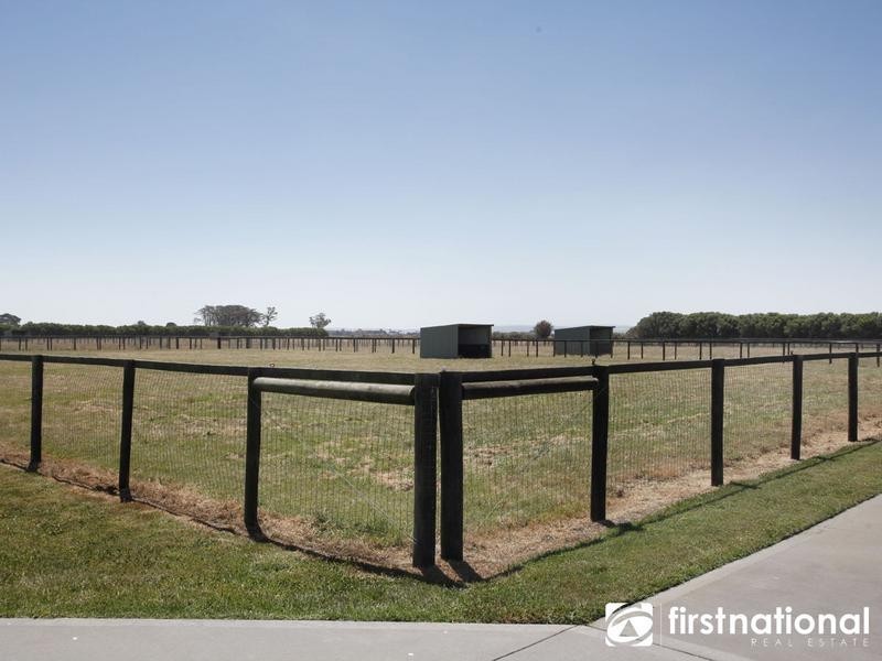 65 Five Mile Road, Pakenham South VIC 3810