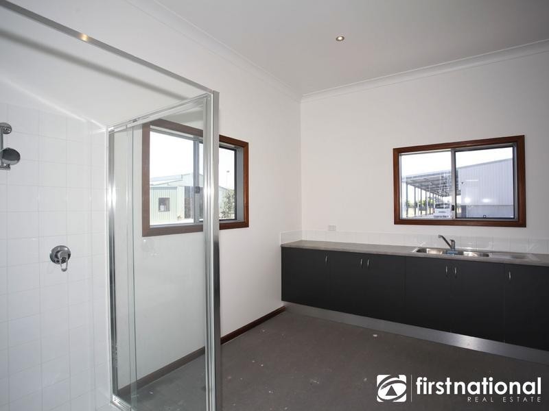 65 Five Mile Road, Pakenham South VIC 3810