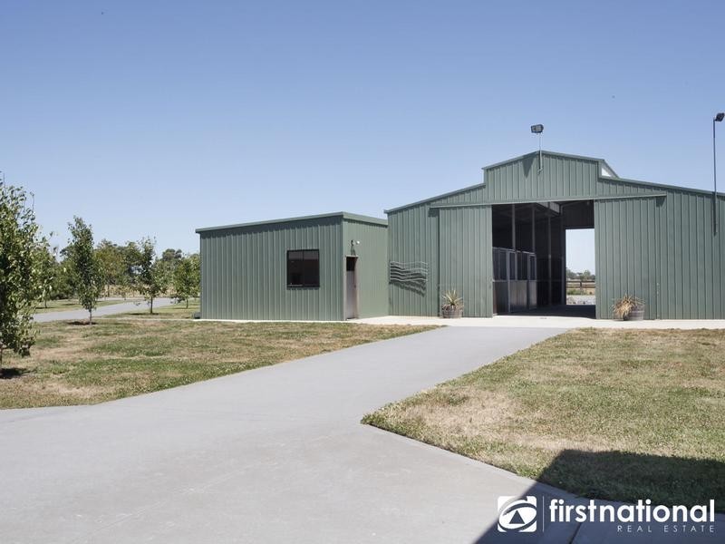 65 Five Mile Road, Pakenham South VIC 3810