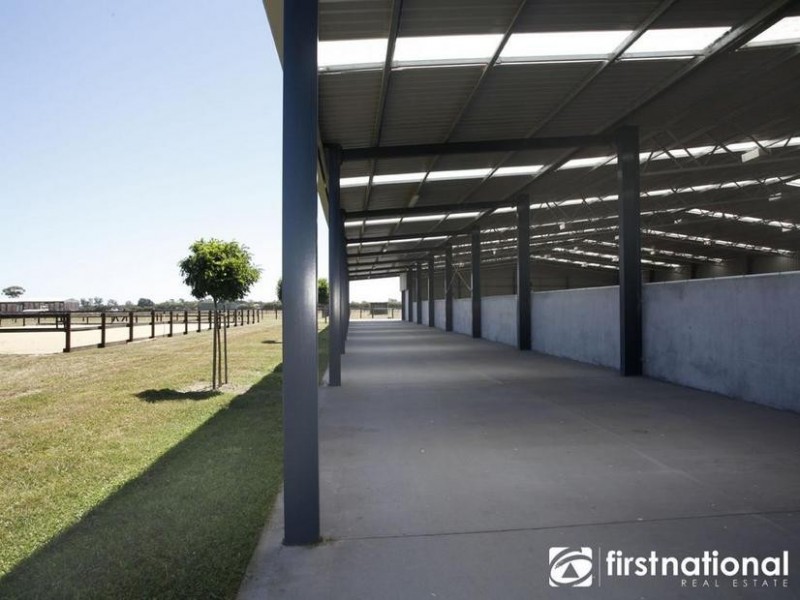 65 Five Mile Road, Pakenham South VIC 3810