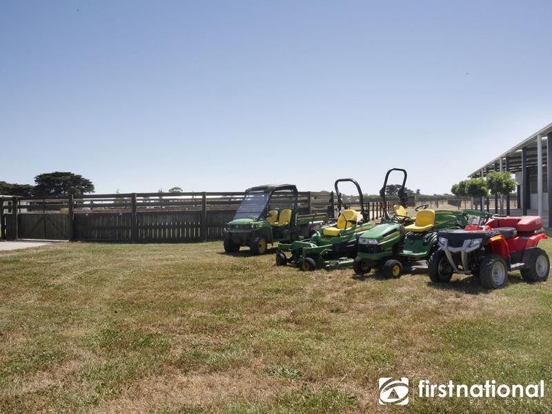 65 Five Mile Road, Pakenham South VIC 3810