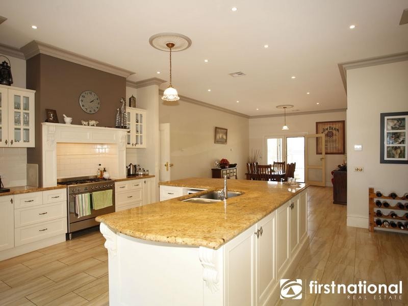 65 Five Mile Road, Pakenham South VIC 3810