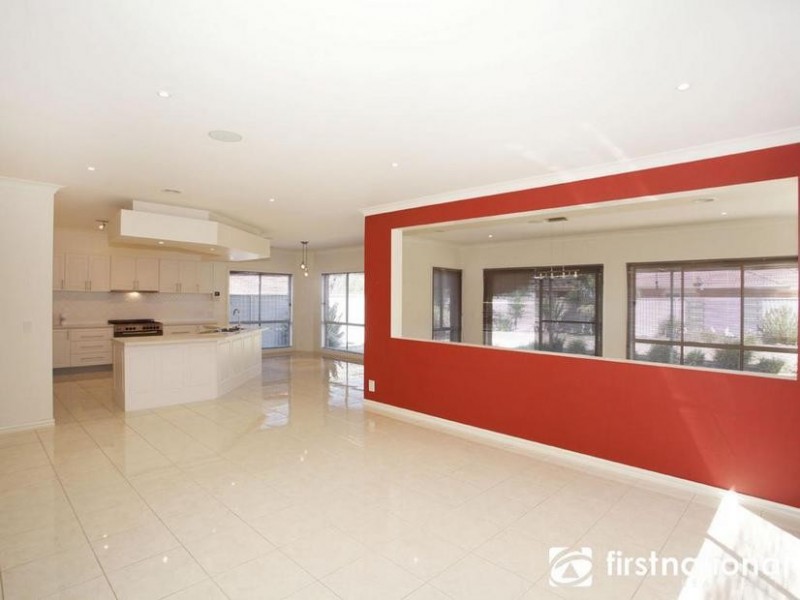 14 Clearwater Drive, Pakenham VIC 3810