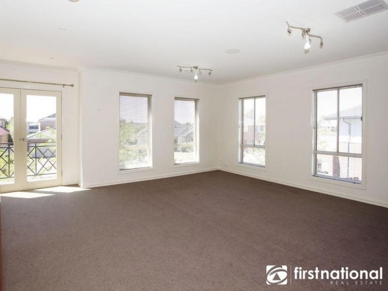 14 Clearwater Drive, Pakenham VIC 3810