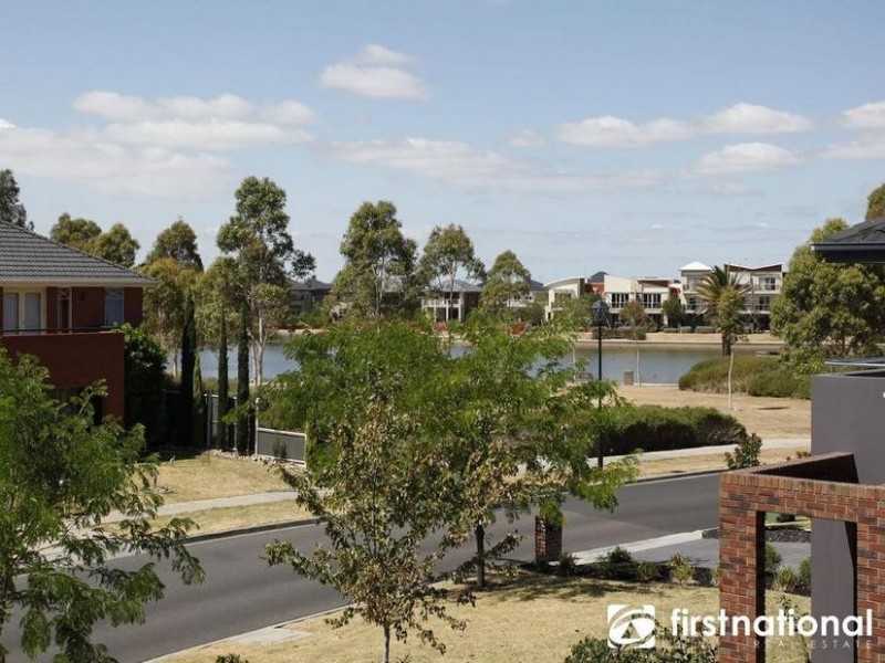14 Clearwater Drive, Pakenham VIC 3810