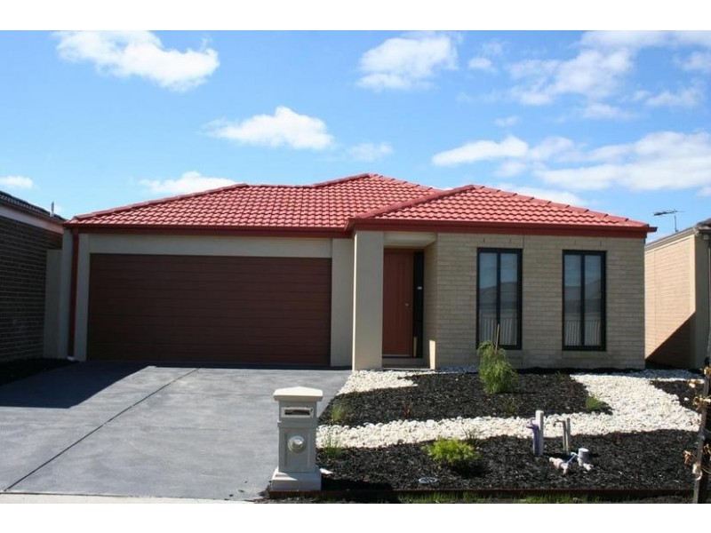 17 Serenity Street, Pakenham VIC 3810