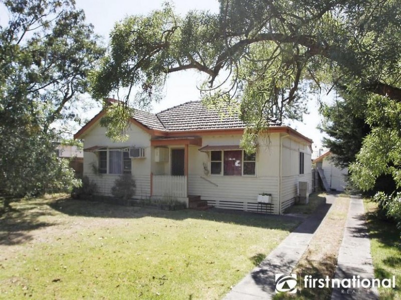 10 James Street, Pakenham VIC 3810