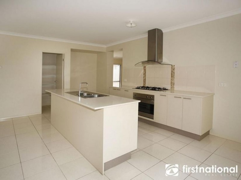 20 Webster Way, Pakenham VIC 3810