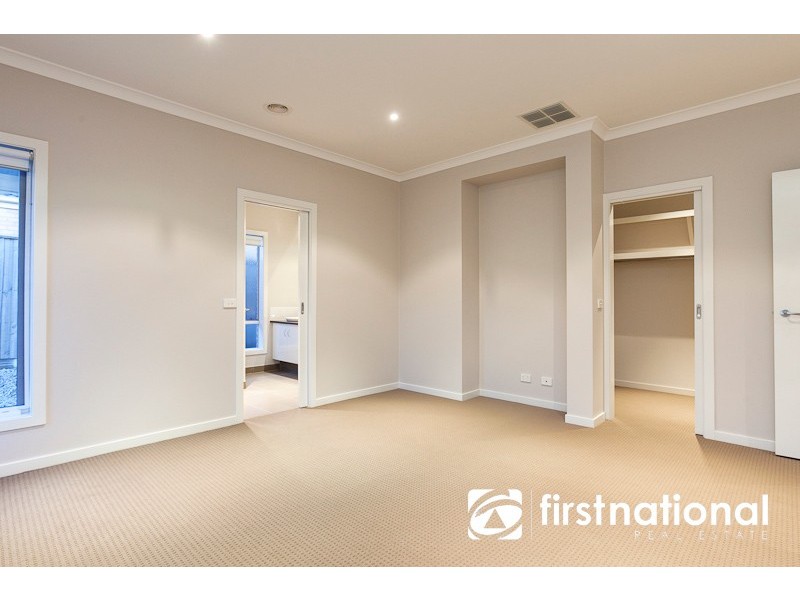 29 Arthur Phillip Drive, Pakenham VIC 3810