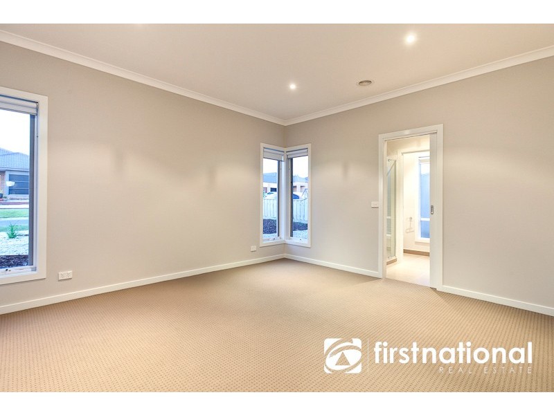 29 Arthur Phillip Drive, Pakenham VIC 3810