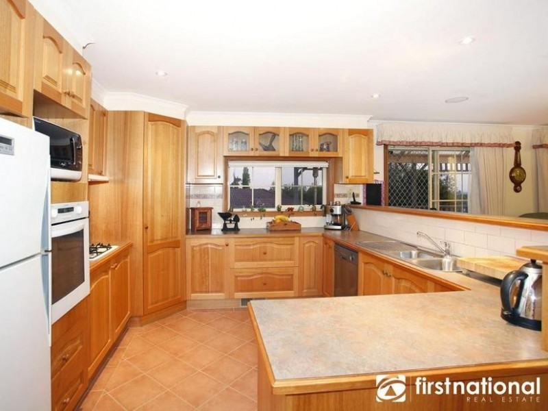 9 Highland Drive, Pakenham VIC 3810