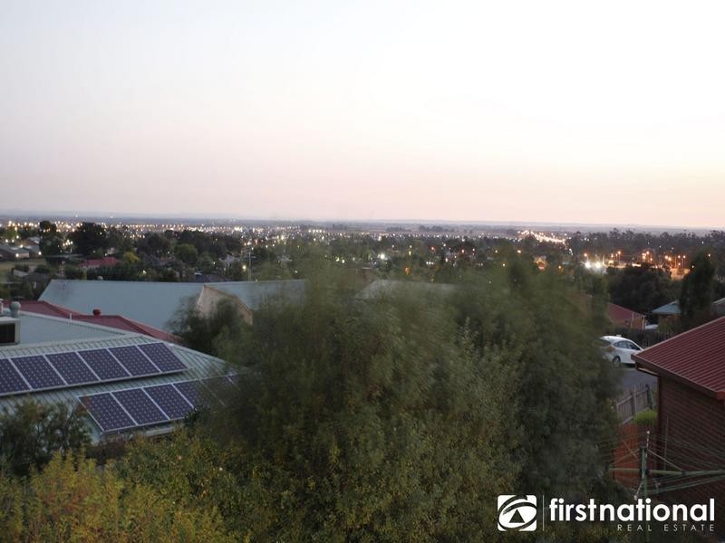 9 Highland Drive, Pakenham VIC 3810