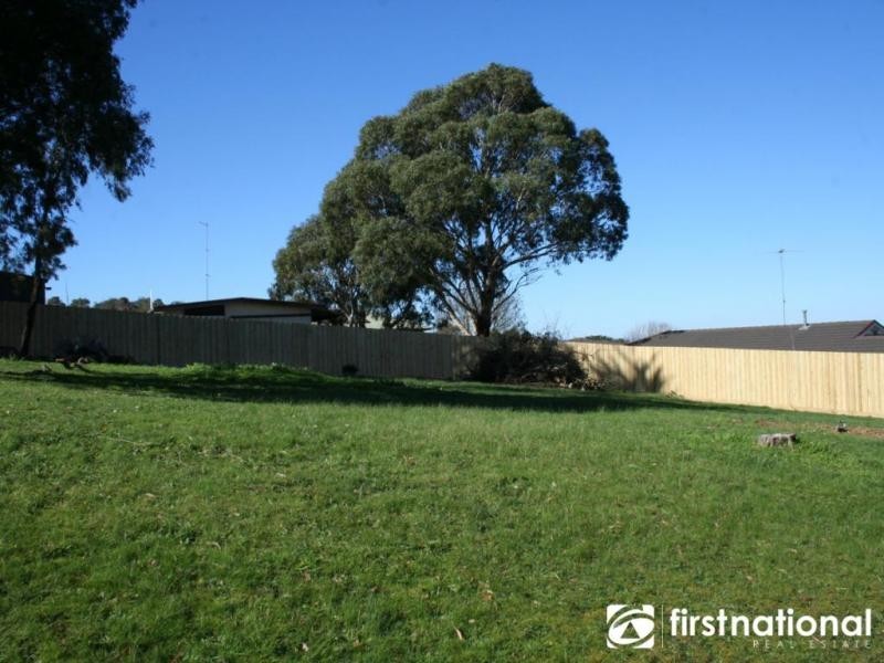 26 Campbell Street, Garfield VIC 3814