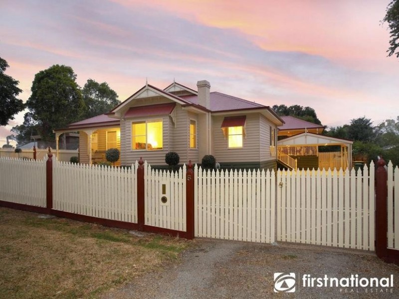 6 George Street, Bunyip VIC 3815