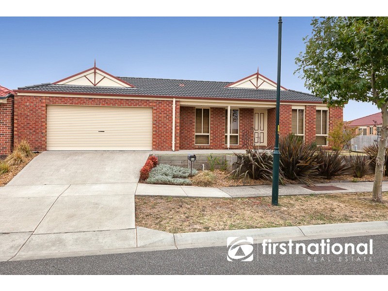 94 Sandalwood Drive, Pakenham VIC 3810
