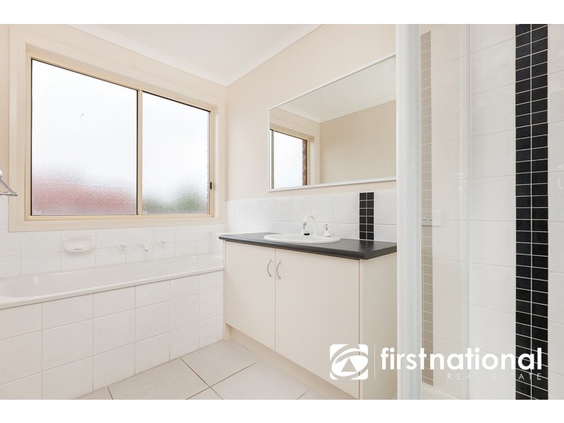 94 Sandalwood Drive, Pakenham VIC 3810