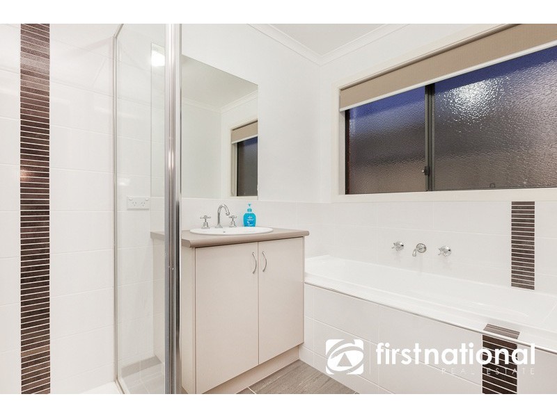 22 Salvia Ave, Pakenham VIC 3810