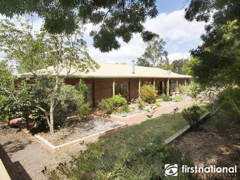 425 Bessie Creek Road, Nar Nar Goon North VIC 3812