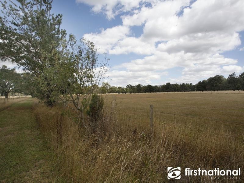 425 Bessie Creek Road, Nar Nar Goon North VIC 3812