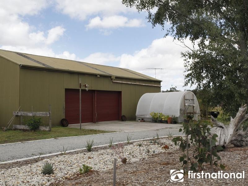 425 Bessie Creek Road, Nar Nar Goon North VIC 3812