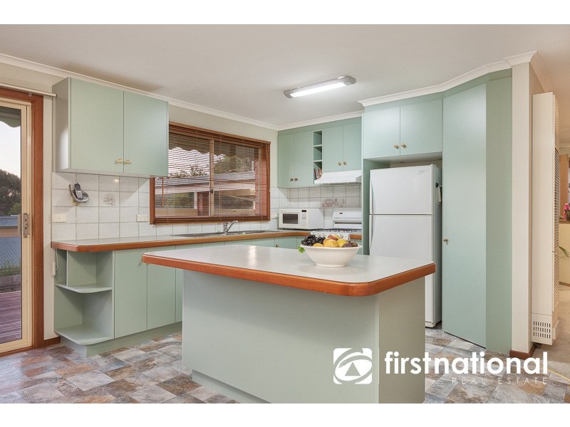 6 Settlers Hill Rise, Pakenham VIC 3810