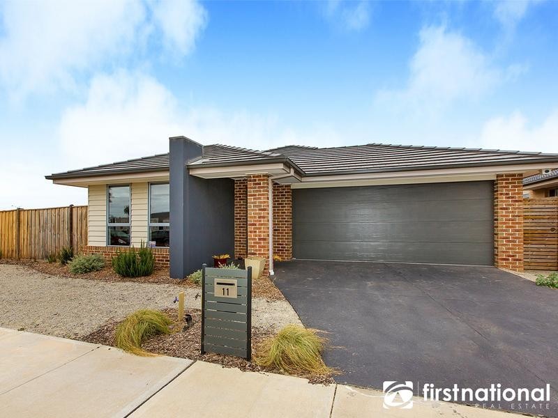 11 Peridot Avenue, Officer VIC 3809