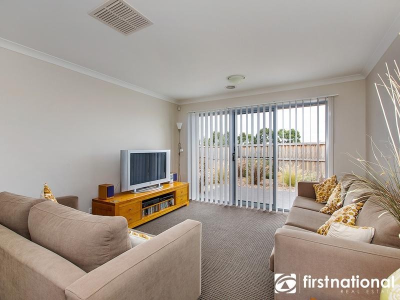 11 Peridot Avenue, Officer VIC 3809