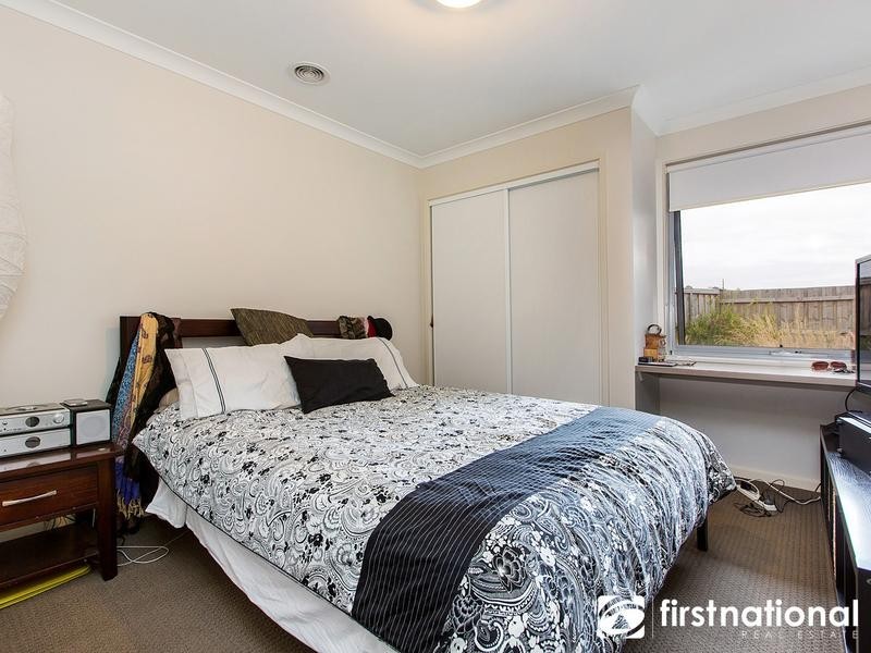 11 Peridot Avenue, Officer VIC 3809