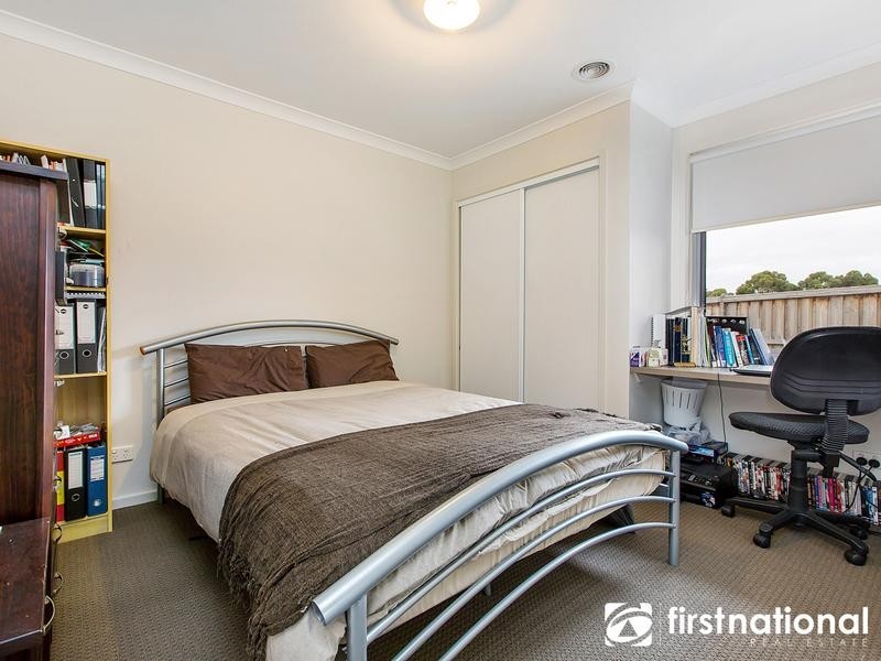 11 Peridot Avenue, Officer VIC 3809