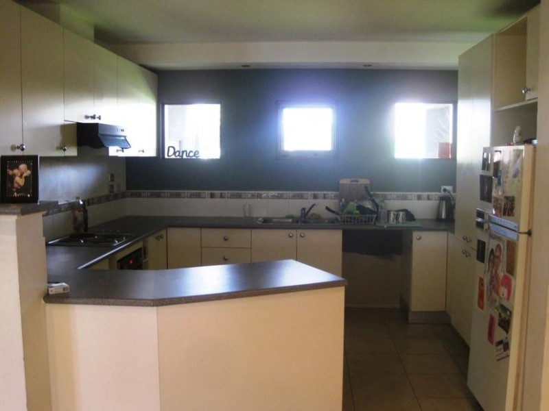 2 Savage Street, Pakenham VIC 3810