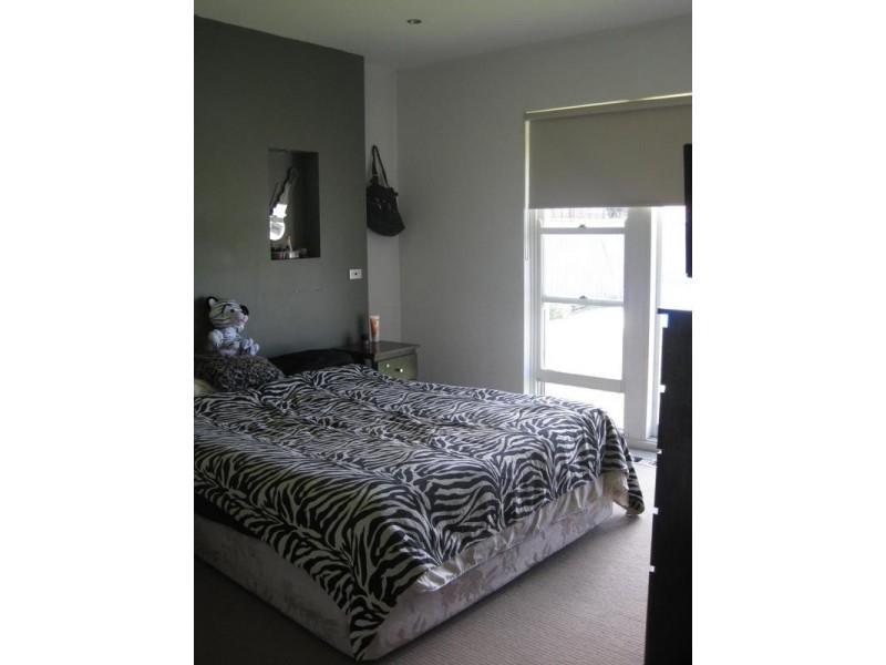 2 Savage Street, Pakenham VIC 3810