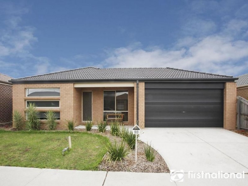 28 Walnut Way, Pakenham VIC 3810