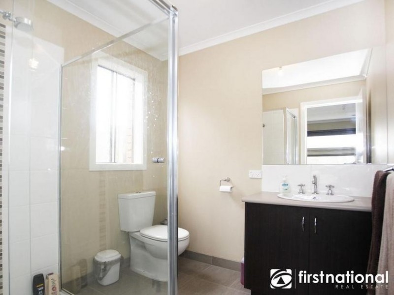 28 Walnut Way, Pakenham VIC 3810