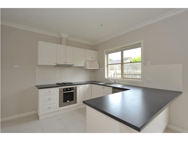 3/21 Rogers Street, Pakenham VIC 3810