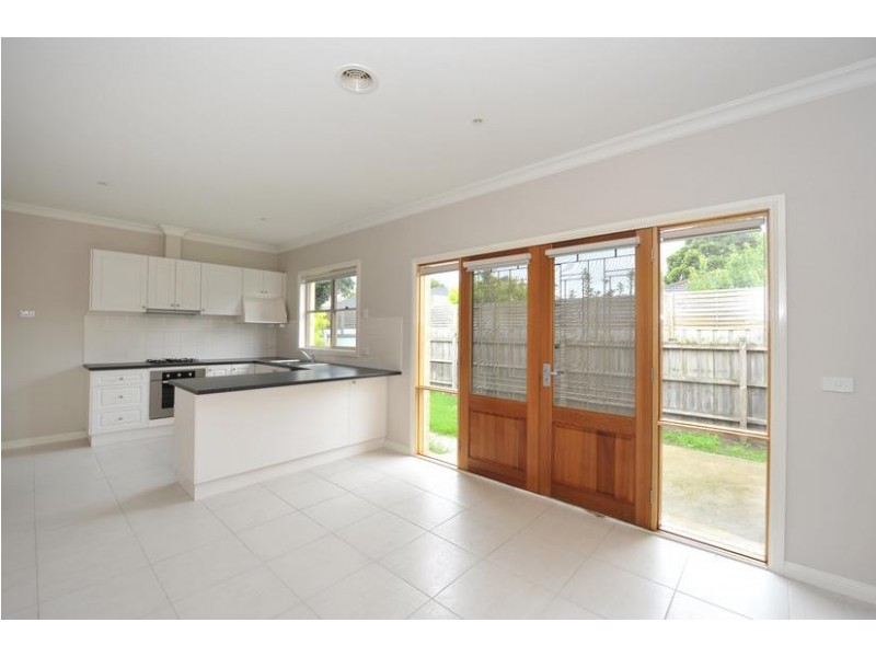 3/21 Rogers Street, Pakenham VIC 3810