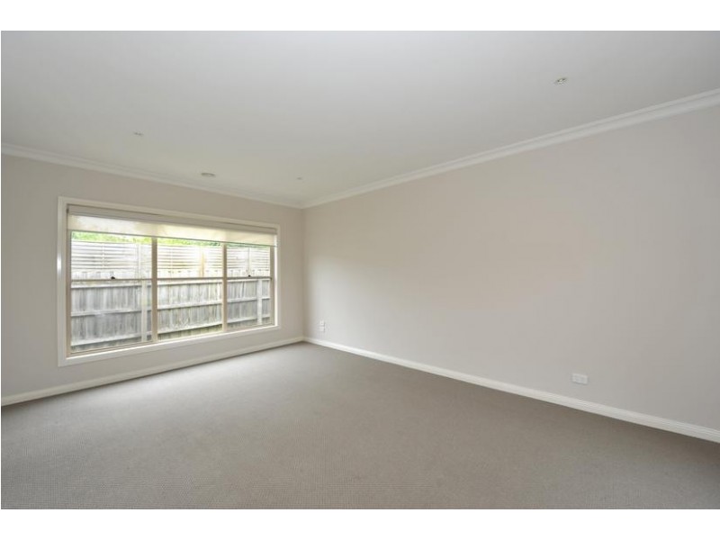 3/21 Rogers Street, Pakenham VIC 3810