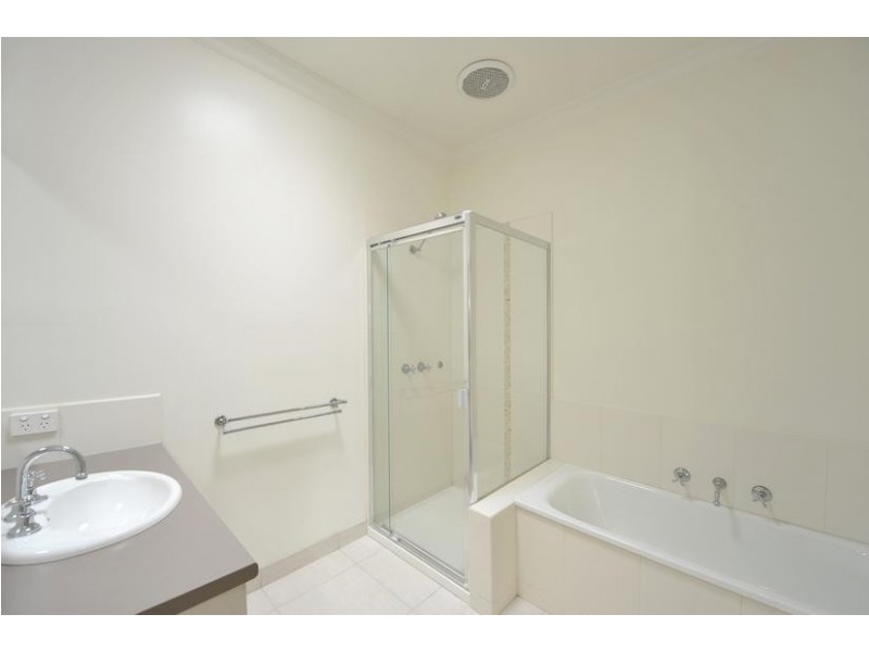 3/21 Rogers Street, Pakenham VIC 3810