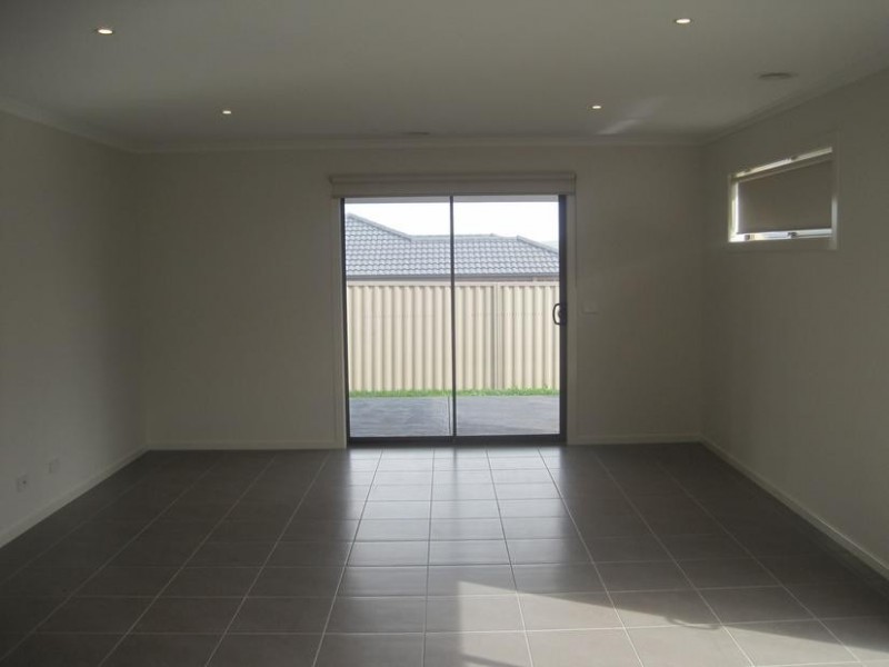 10 Keating Street, Pakenham VIC 3810