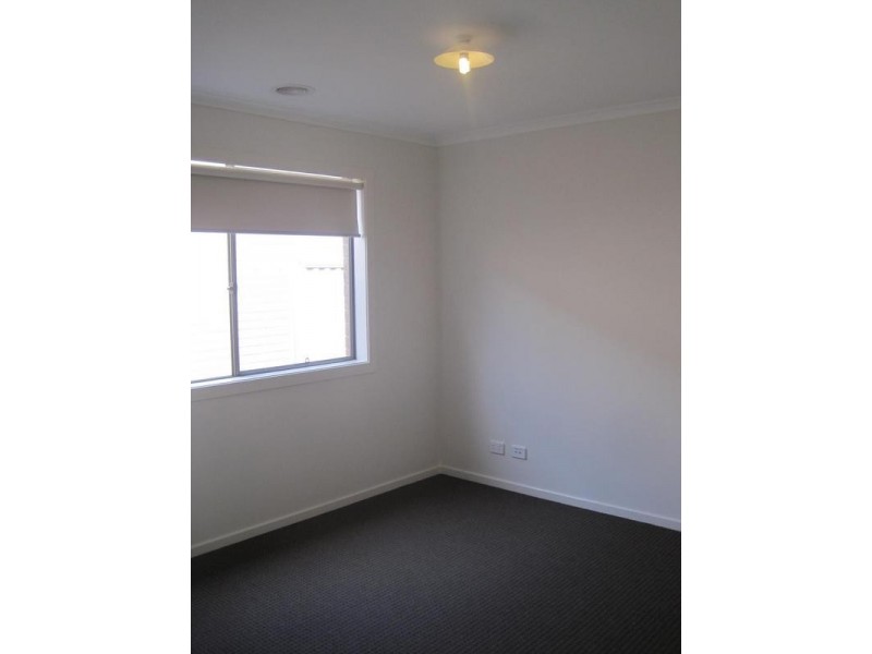 10 Keating Street, Pakenham VIC 3810