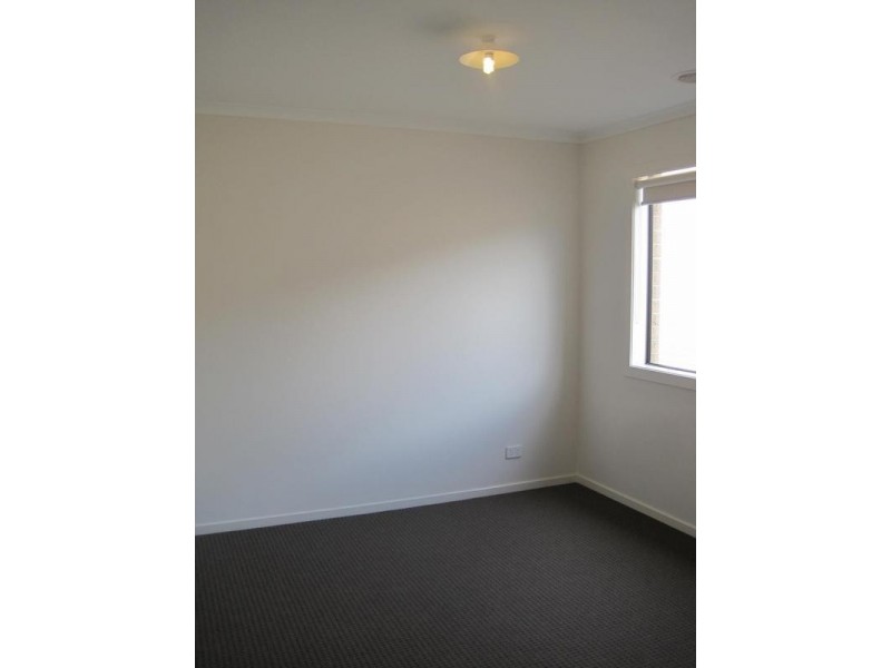 10 Keating Street, Pakenham VIC 3810